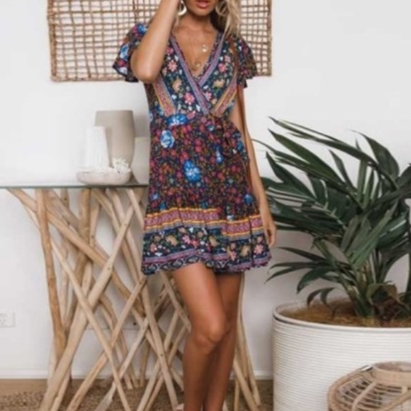 Bohemian Mint Green Floral Print Butterfly Sleeve Wrap Dress - Picture 5 of 11